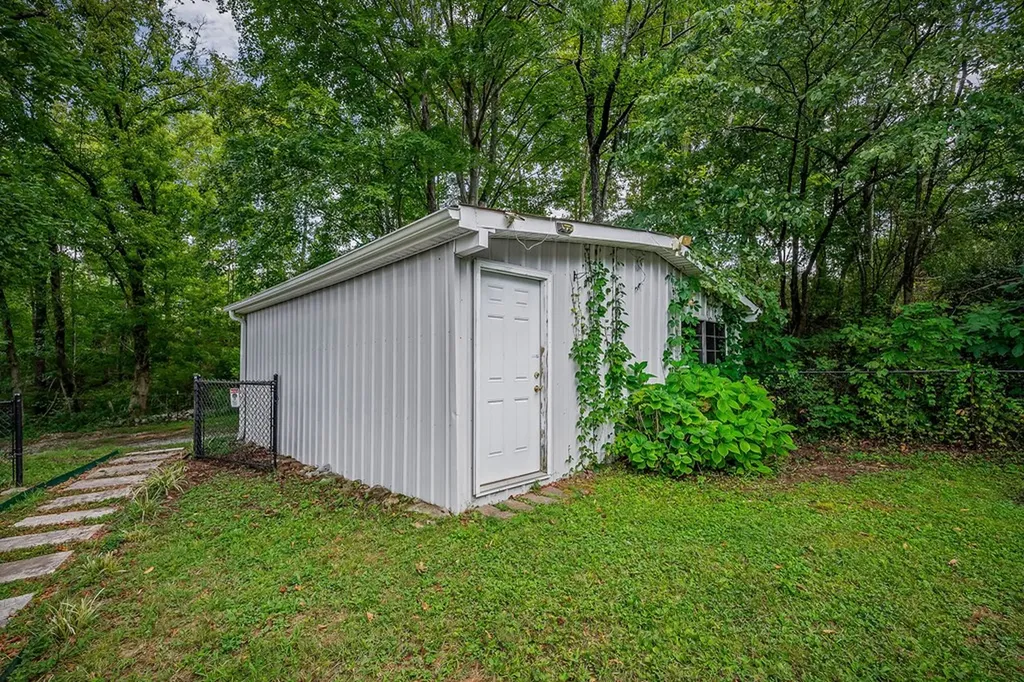 4595 Poplar Grove Road Cookeville TN 38506