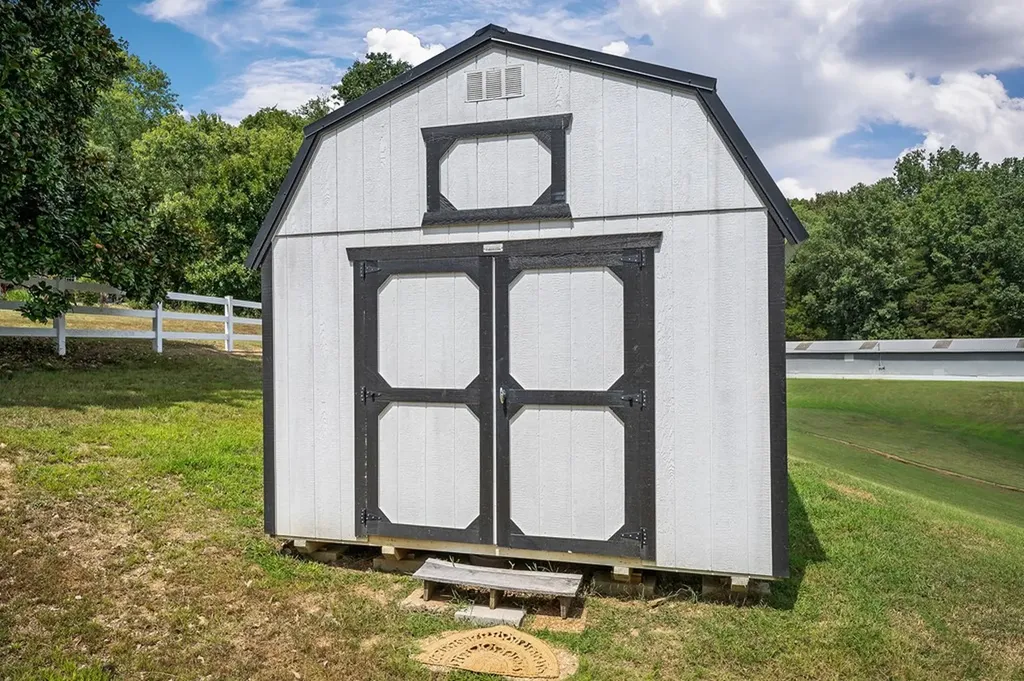 733 Jackson Avenue Carthage TN 37030