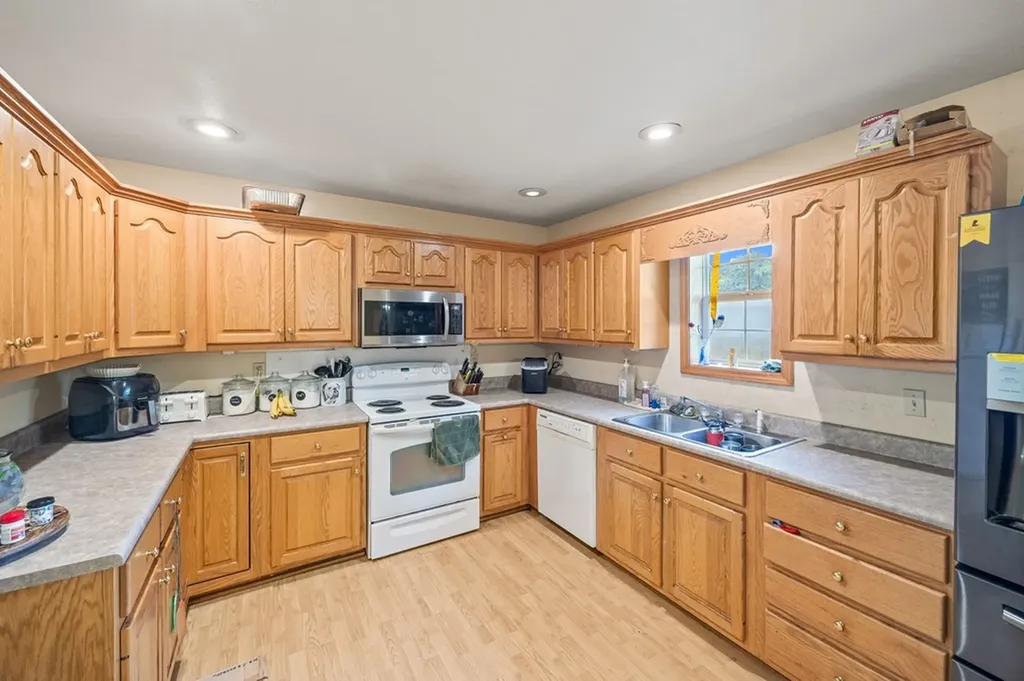 55 N Charles Geralds Road Celina TN 38551