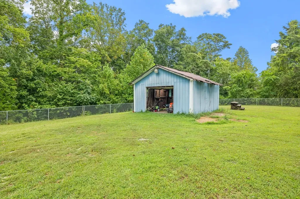 55 N Charles Geralds Road Celina TN 38551