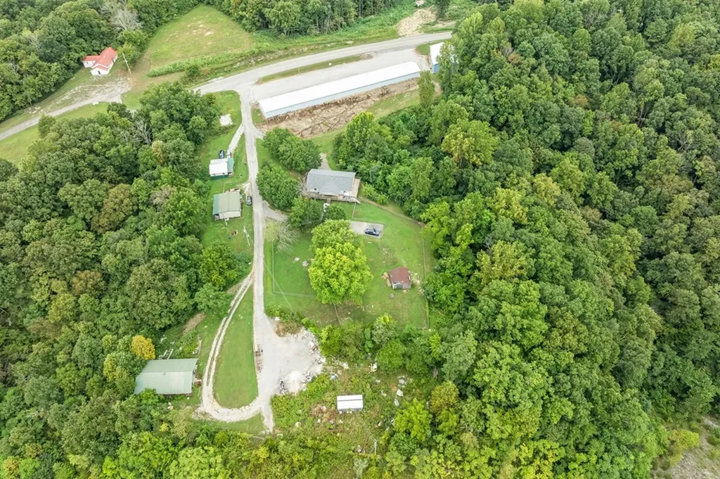 55 N Charles Geralds Road Celina TN 38551