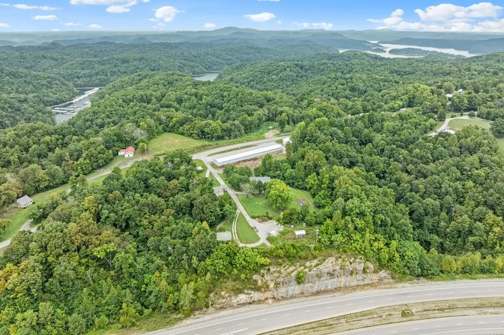 55 N Charles Geralds Road Celina TN 38551