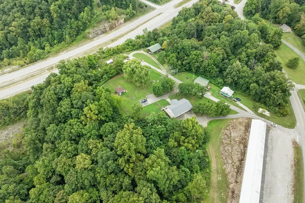 55 N Charles Geralds Road Celina TN 38551