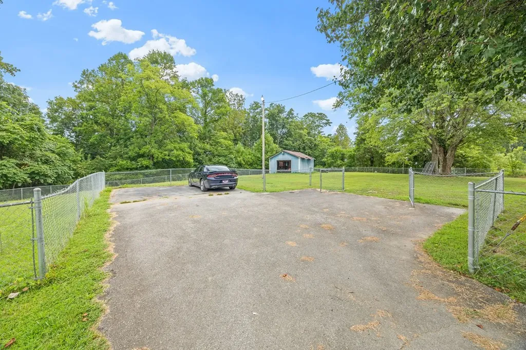 55 N Charles Geralds Road Celina TN 38551