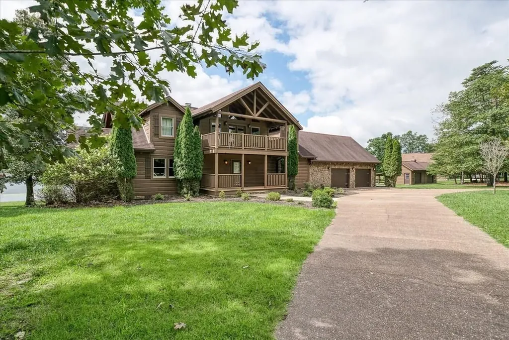 2442 Long Branch Road Spencer TN 38585