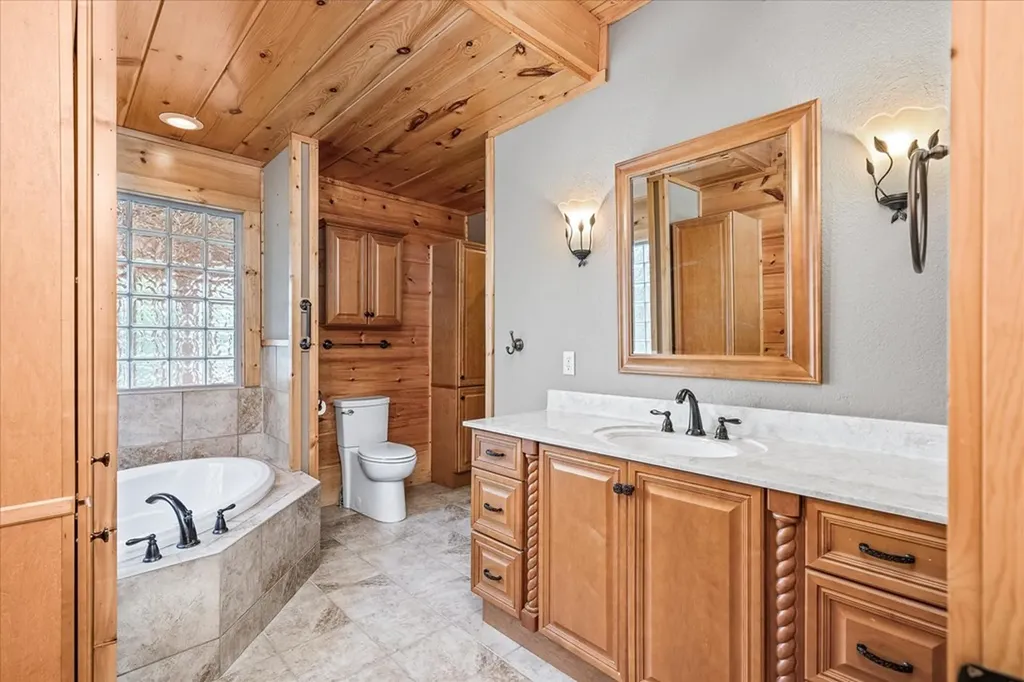 2442 Long Branch Road Spencer TN 38585