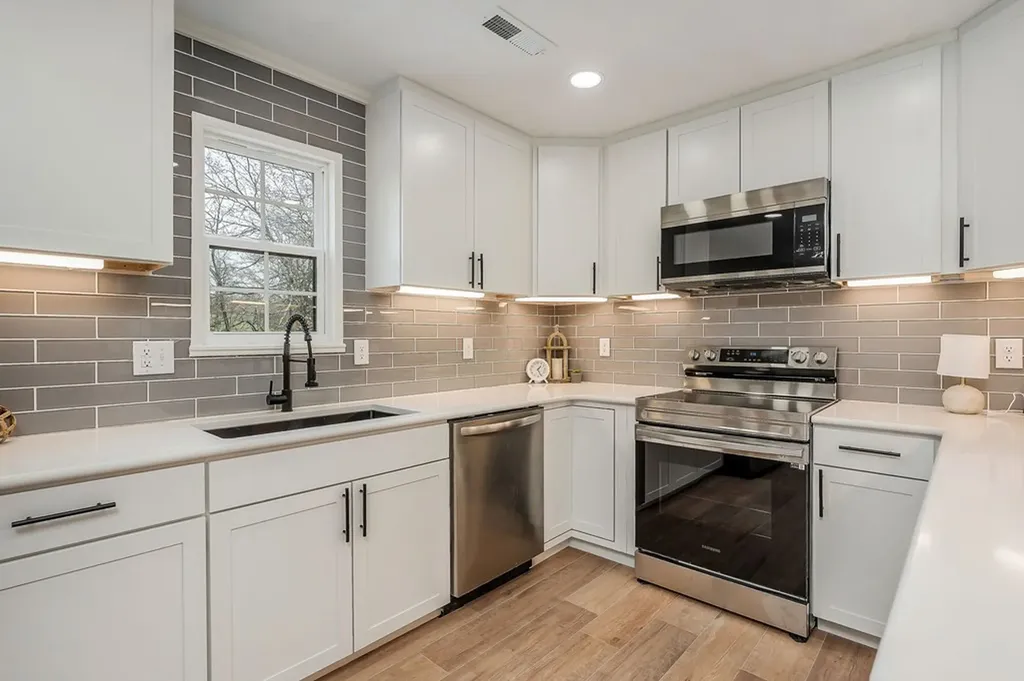 10065 Sparta Highway Crossville TN 38572