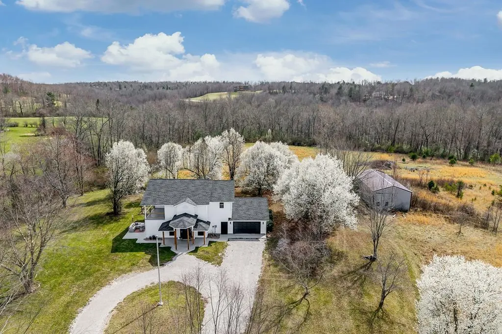 10065 Sparta Highway Crossville TN 38572