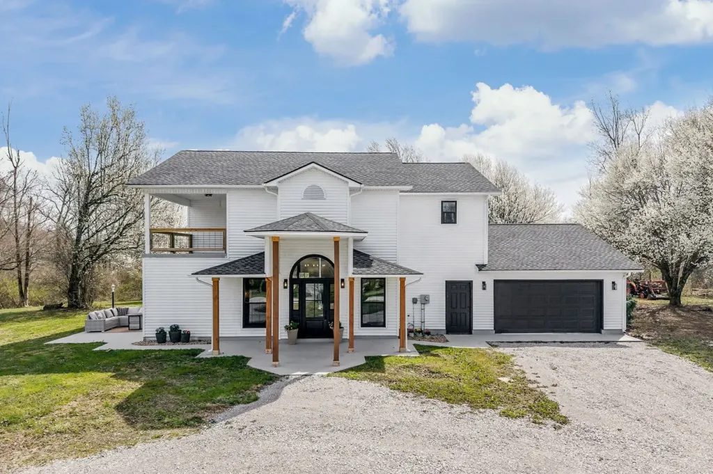 10065 Sparta Highway Crossville TN 38572