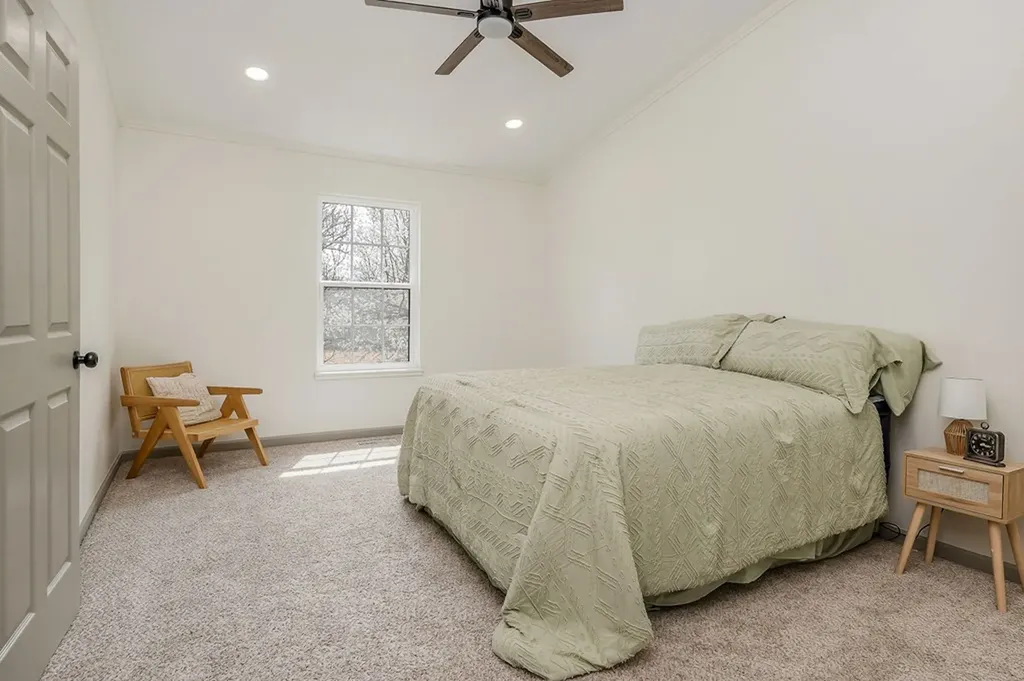 10065 Sparta Highway Crossville TN 38572