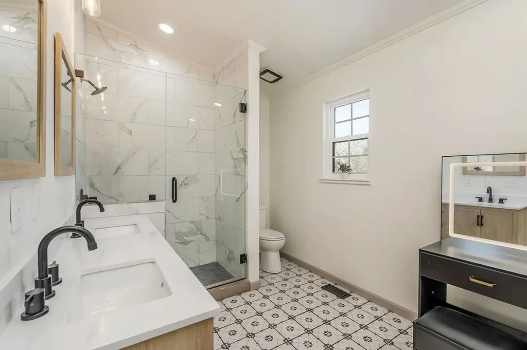 10065 Sparta Highway Crossville TN 38572