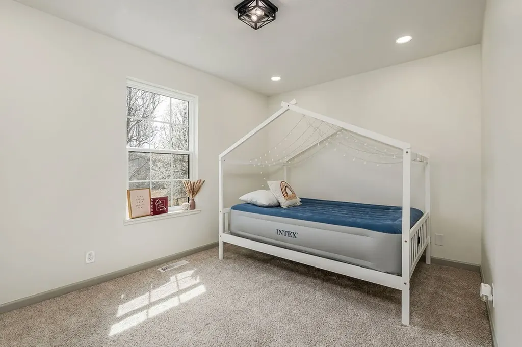 10065 Sparta Highway Crossville TN 38572