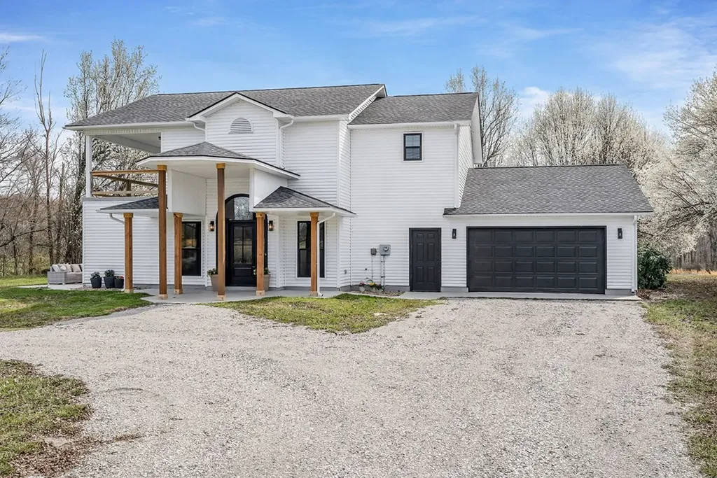 10065 Sparta Highway Crossville TN 38572