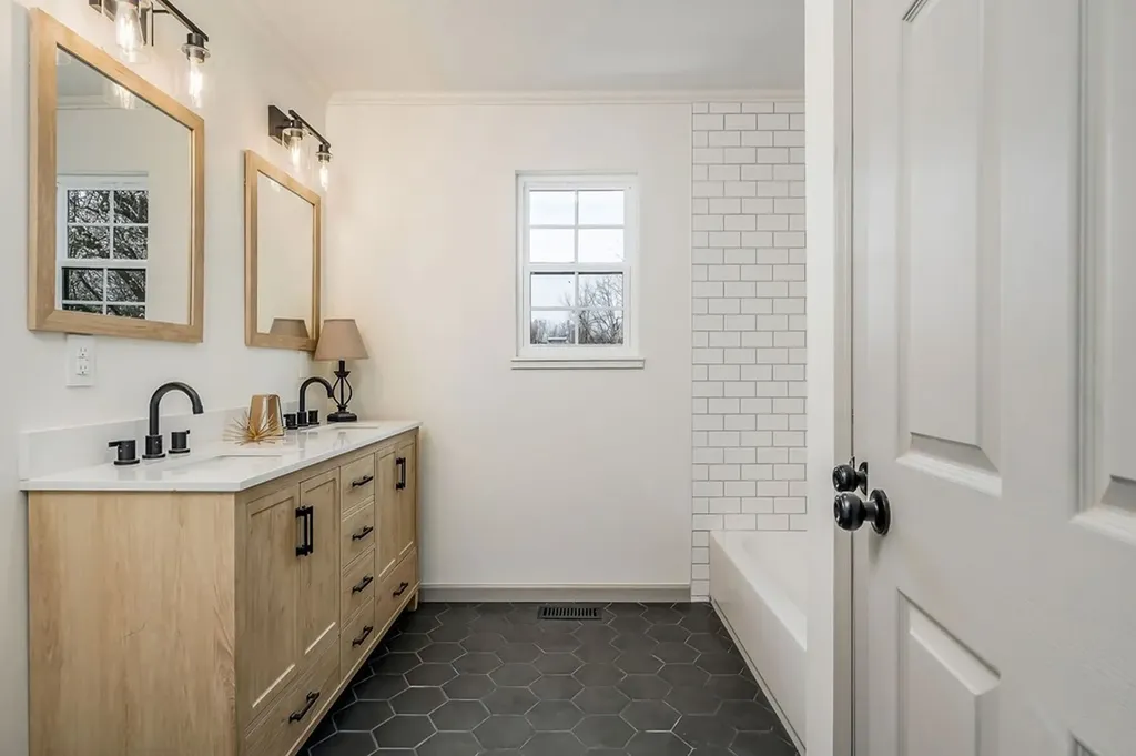 10065 Sparta Highway Crossville TN 38572