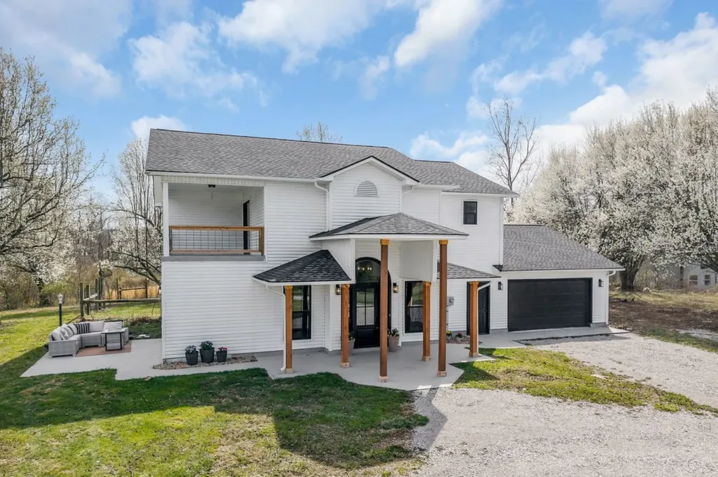 10065 Sparta Highway Crossville TN 38572