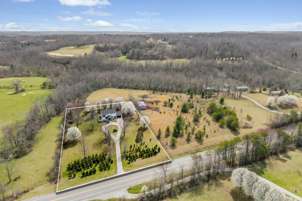 10065 Sparta Highway Crossville TN 38572