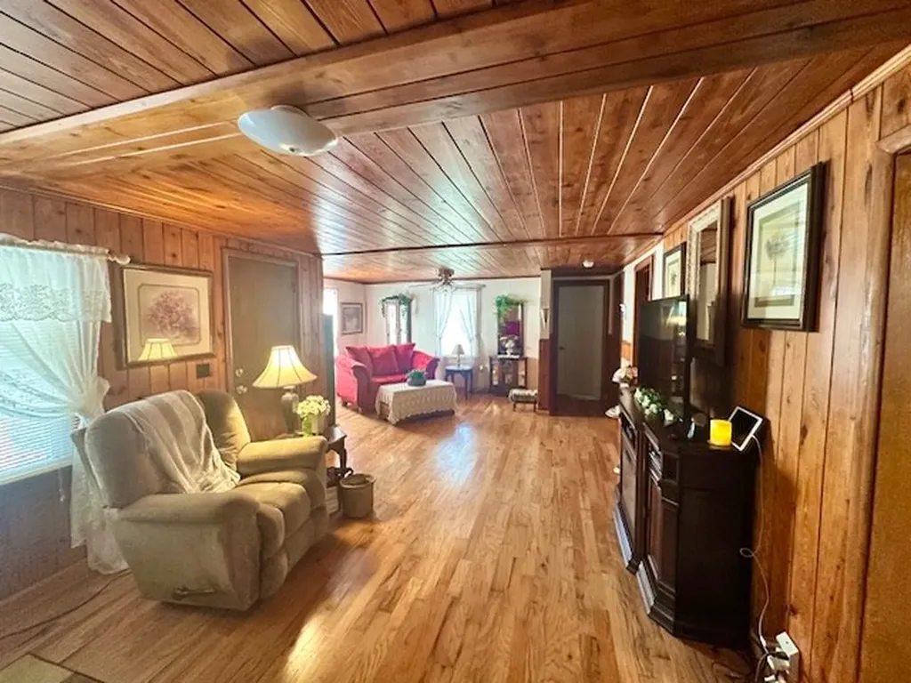 1383 Buckner Road Monterey TN 38574