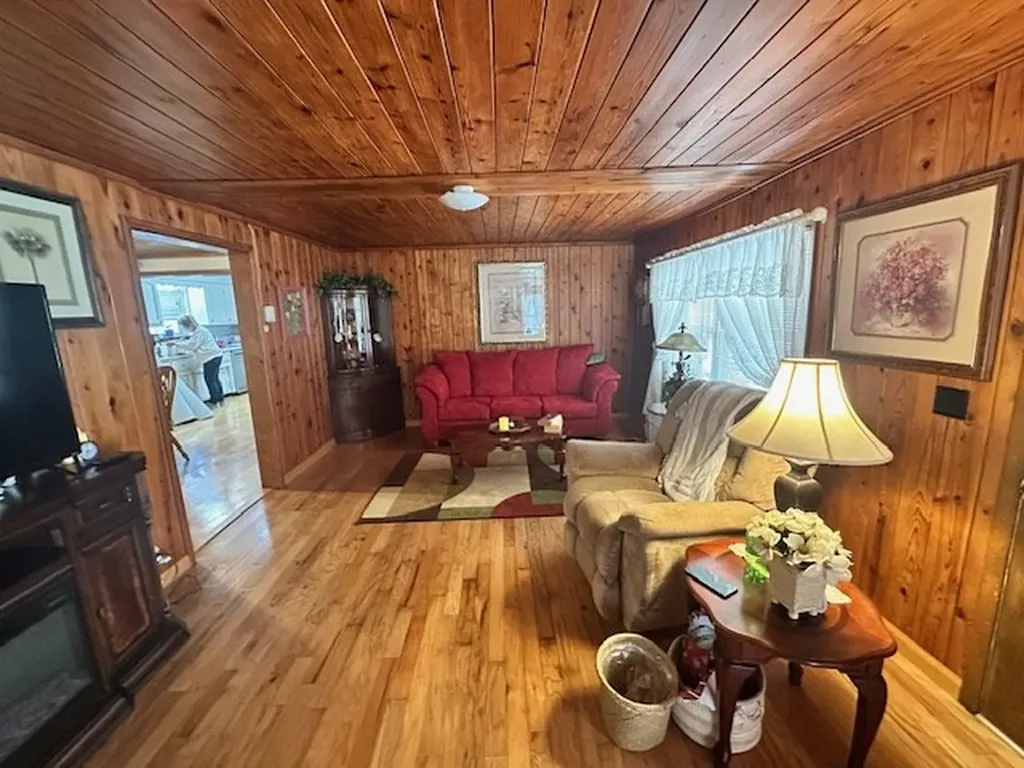 1383 Buckner Road Monterey TN 38574