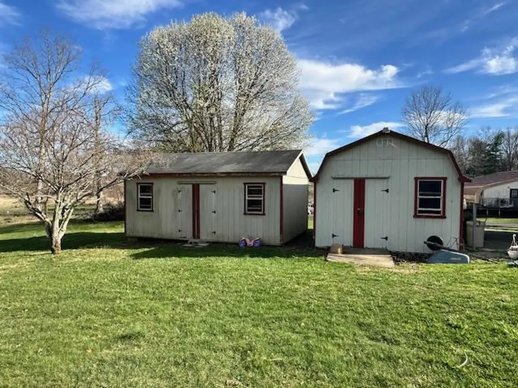 1383 Buckner Road Monterey TN 38574