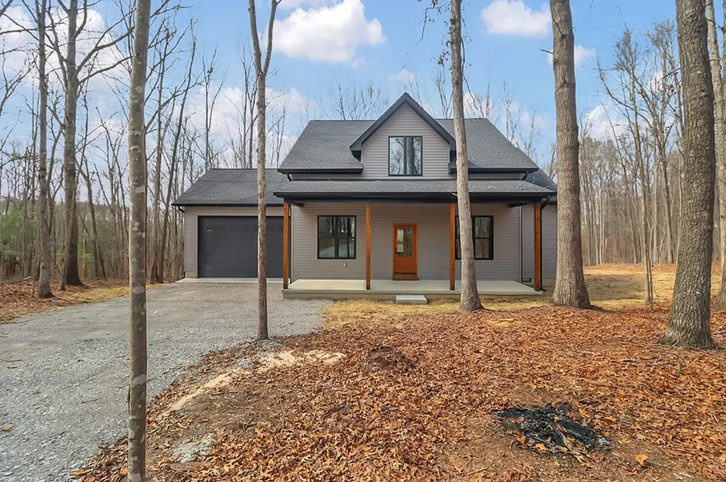 108 Shotgun Annie Road Jamestown TN 38556