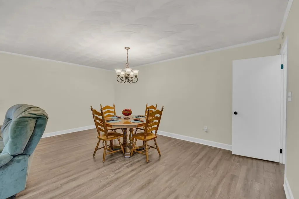 1411 Lakeview Road Livingston TN 38570