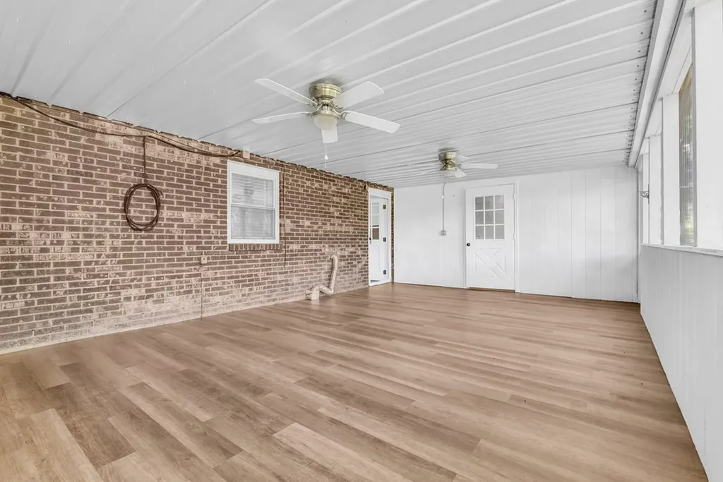 1411 Lakeview Road Livingston TN 38570