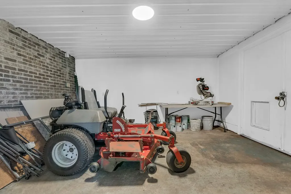 1411 Lakeview Road Livingston TN 38570