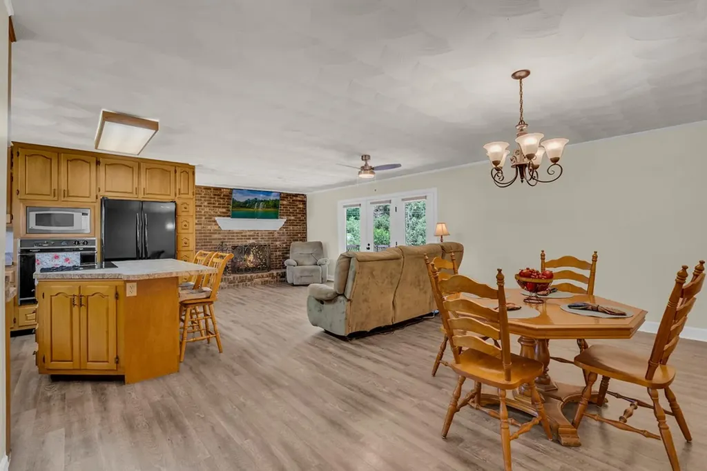 1411 Lakeview Road Livingston TN 38570