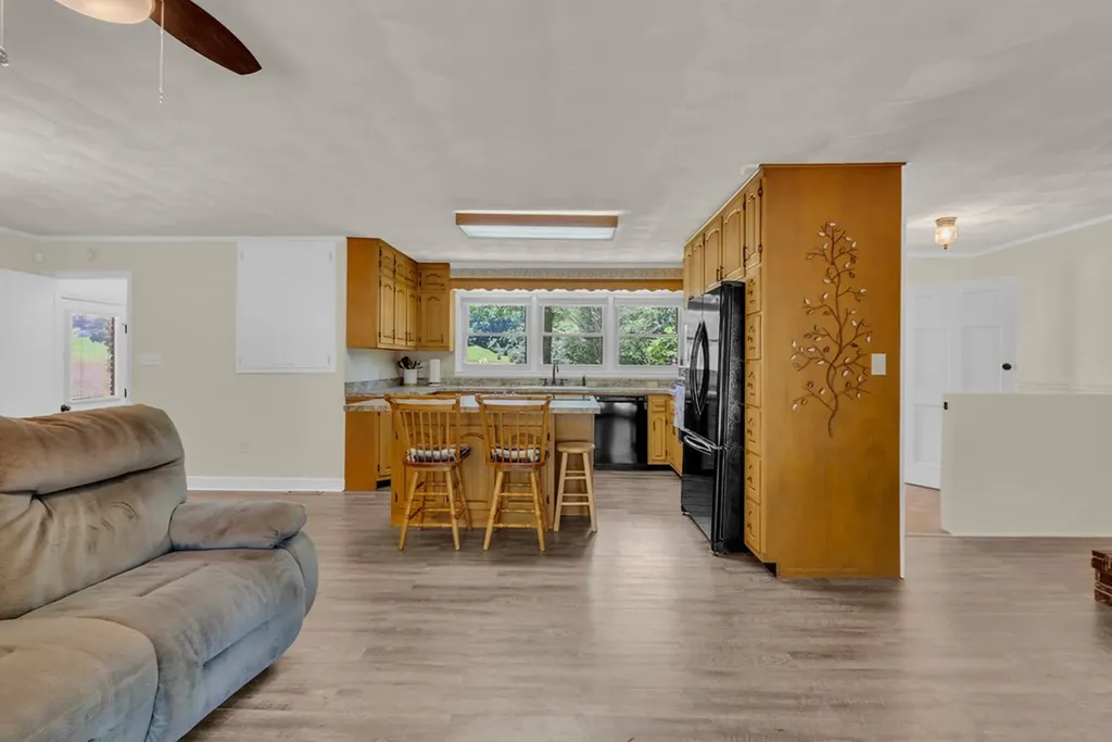 1411 Lakeview Road Livingston TN 38570