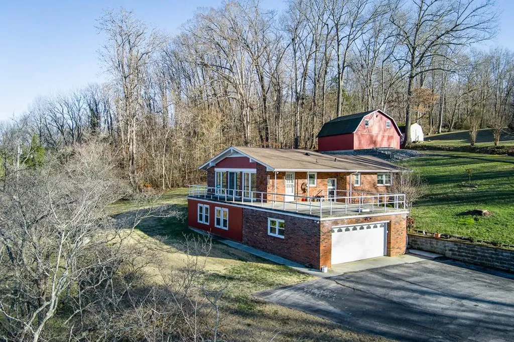 217 Story Sparta TN 38583