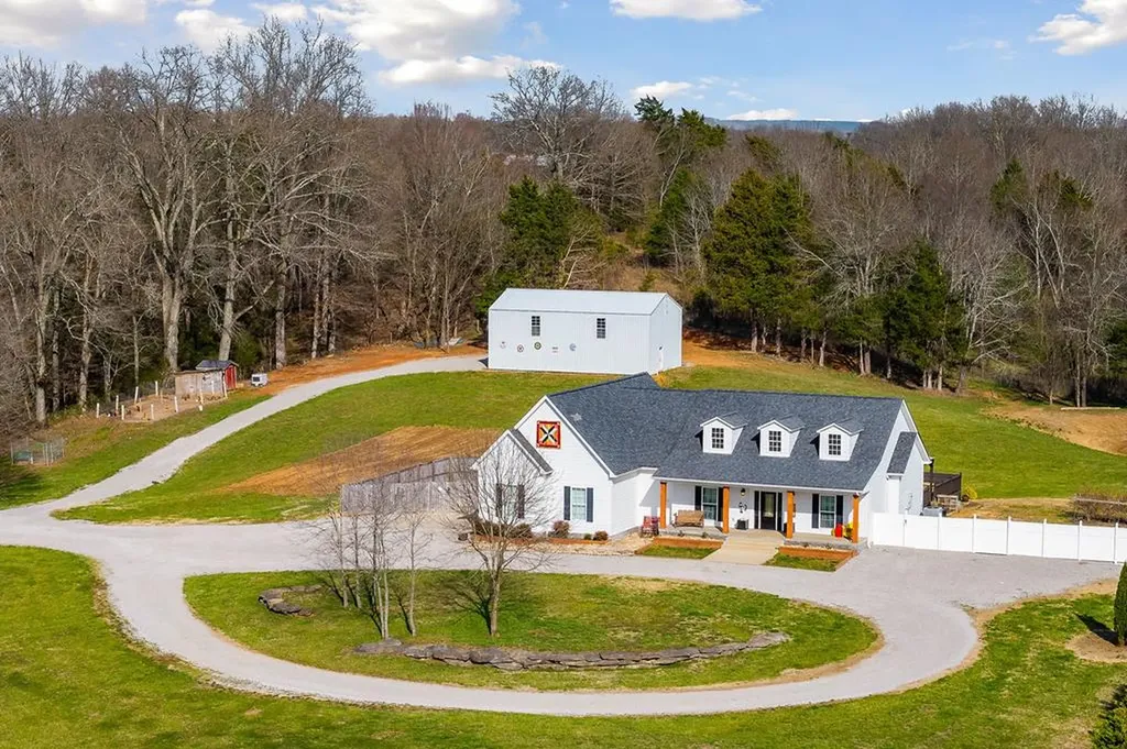 252 Ashley Lane Sparta TN 38583