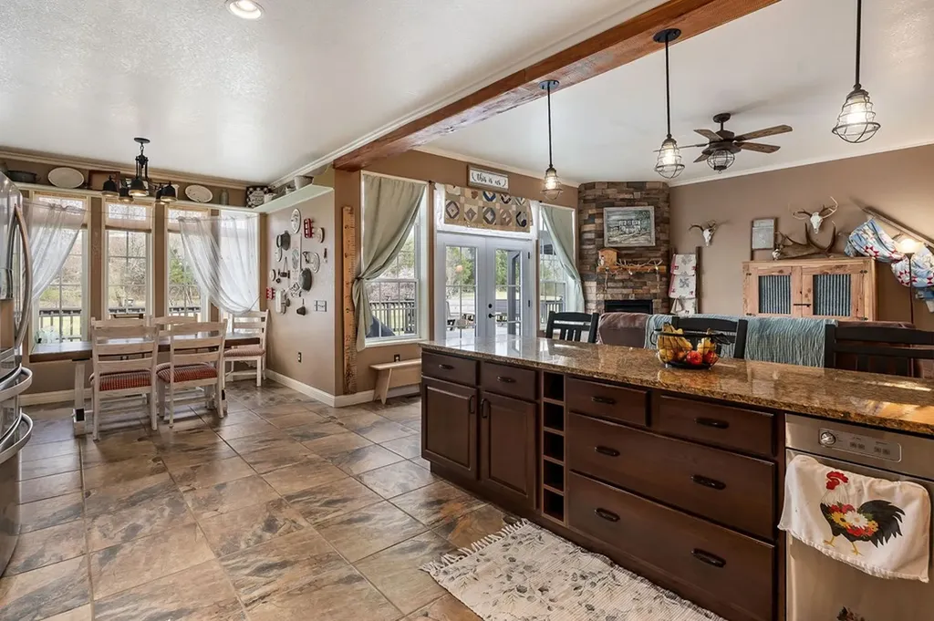 252 Ashley Lane Sparta TN 38583