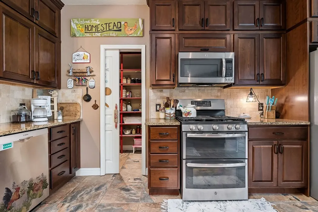 252 Ashley Lane Sparta TN 38583