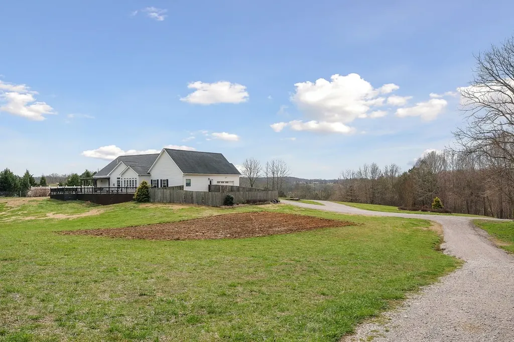 252 Ashley Lane Sparta TN 38583