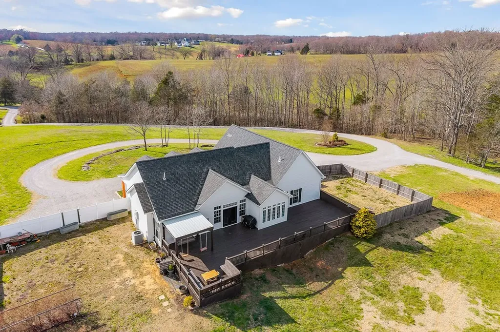 252 Ashley Lane Sparta TN 38583