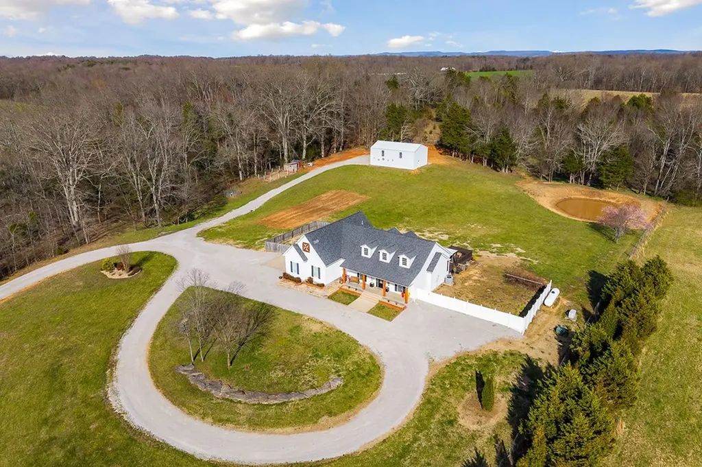 252 Ashley Lane Sparta TN 38583