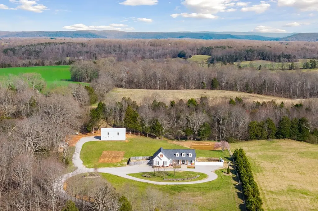 252 Ashley Lane Sparta TN 38583