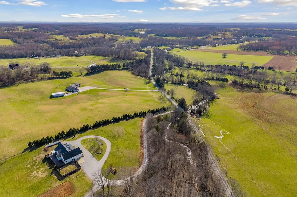 252 Ashley Lane Sparta TN 38583