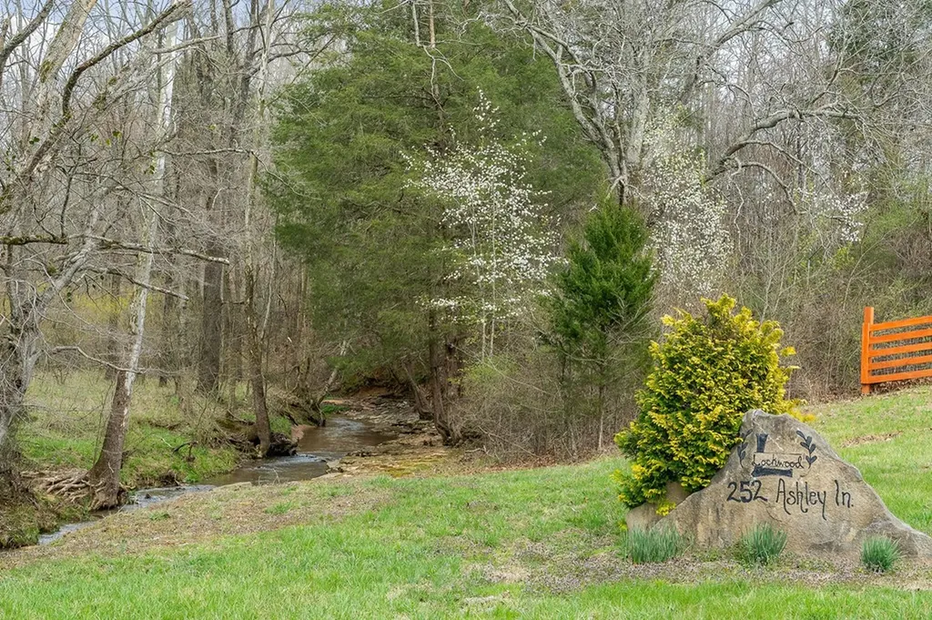 252 Ashley Lane Sparta TN 38583