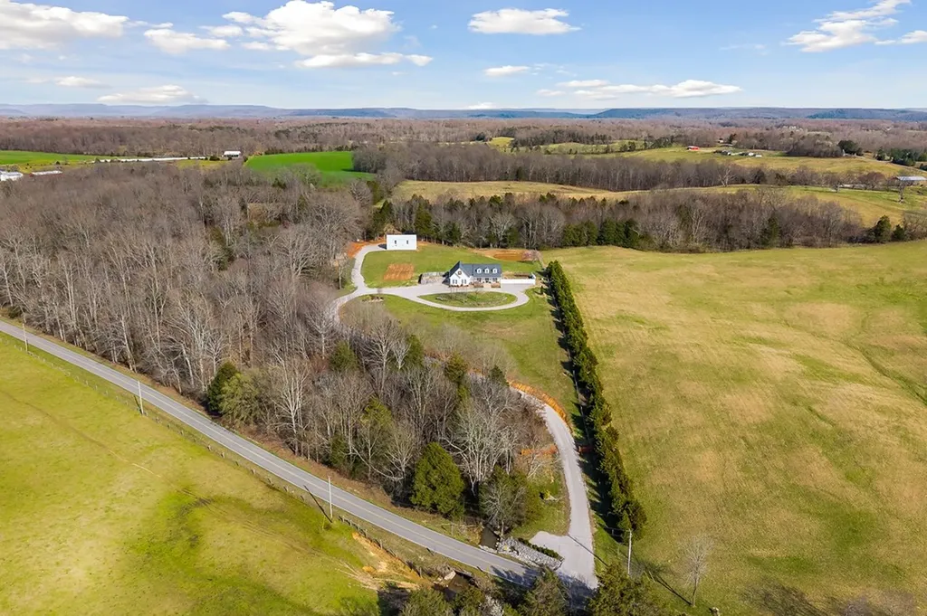 252 Ashley Lane Sparta TN 38583