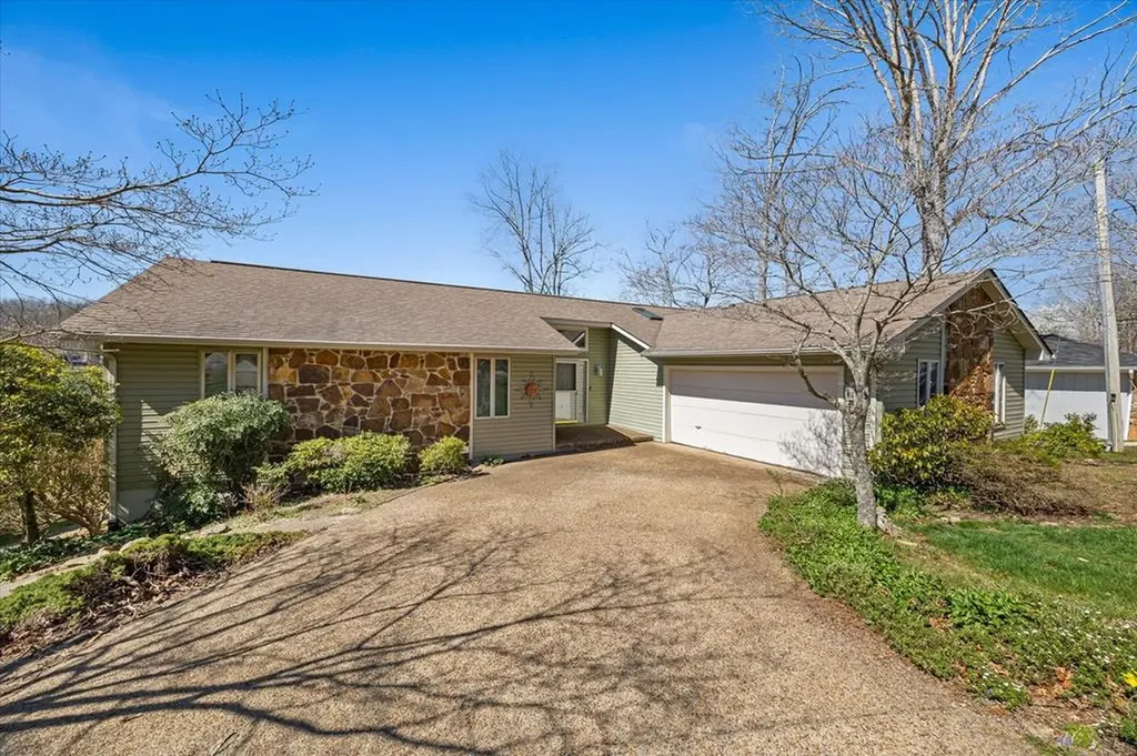 127 Meadowview Drive Crossville TN 38558