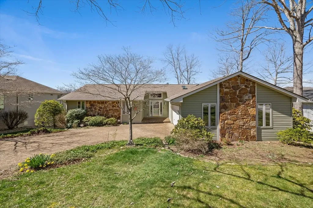 127 Meadowview Drive Crossville TN 38558