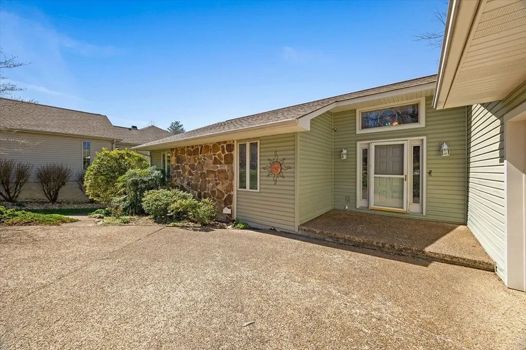 127 Meadowview Drive Crossville TN 38558