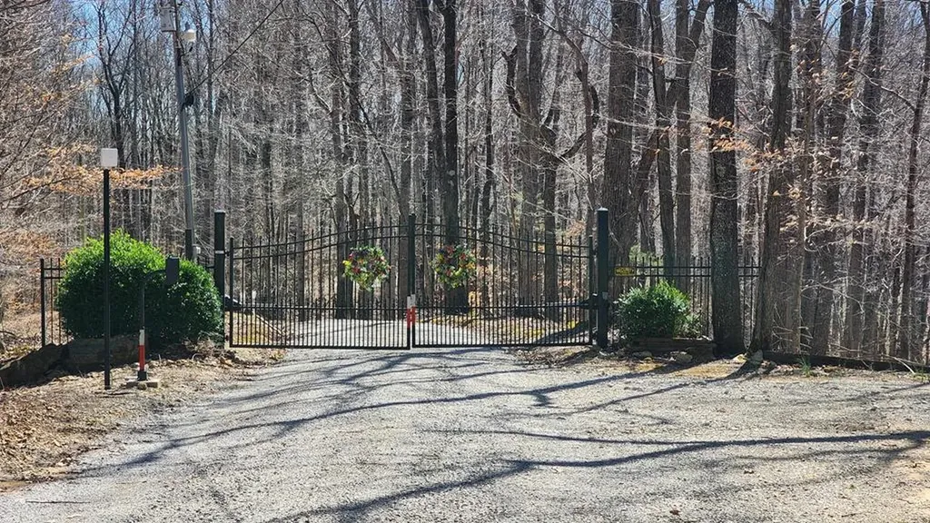 273 Amonett Ridge Byrdstown TN 38549