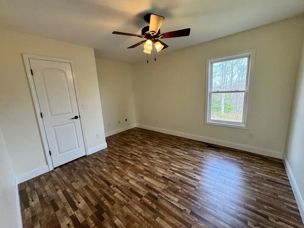 1032 Range Cemetery Road Allardt TN 38504