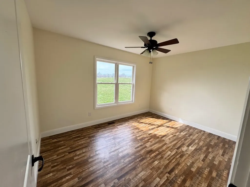 1032 Range Cemetery Road Allardt TN 38504