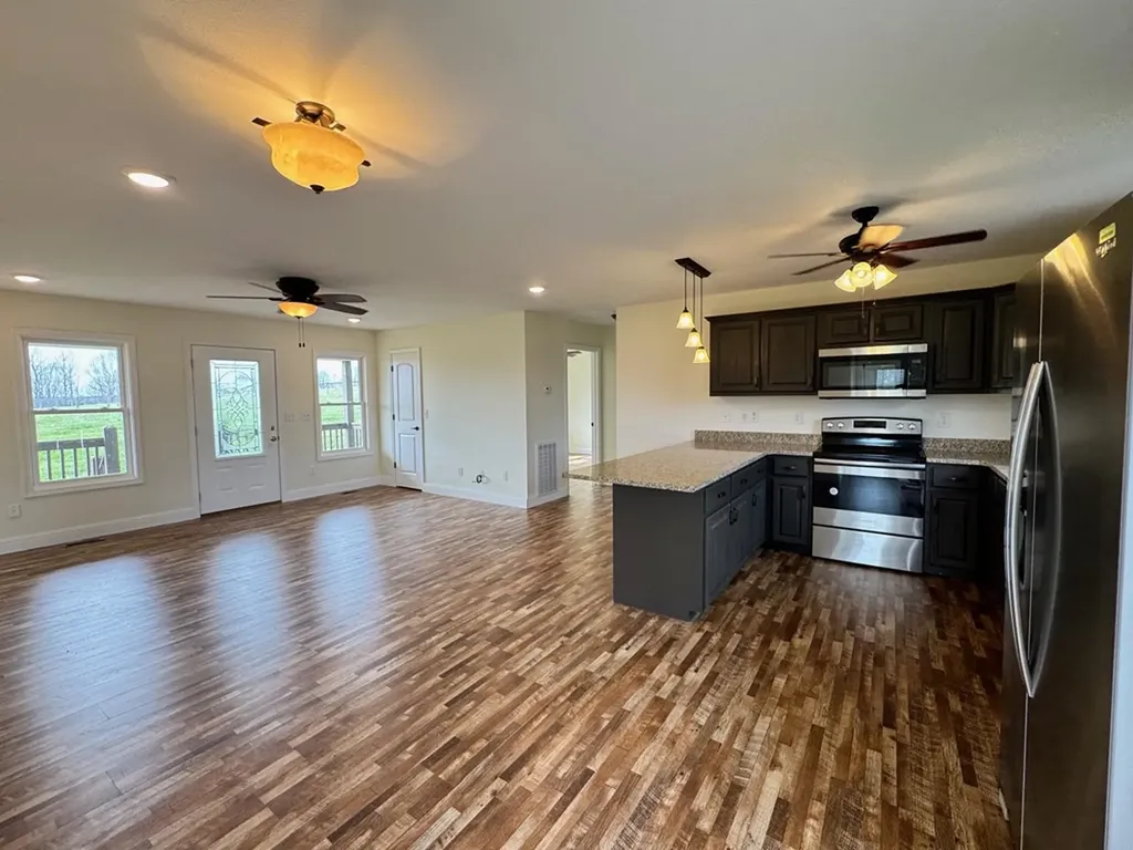 1032 Range Cemetery Road Allardt TN 38504