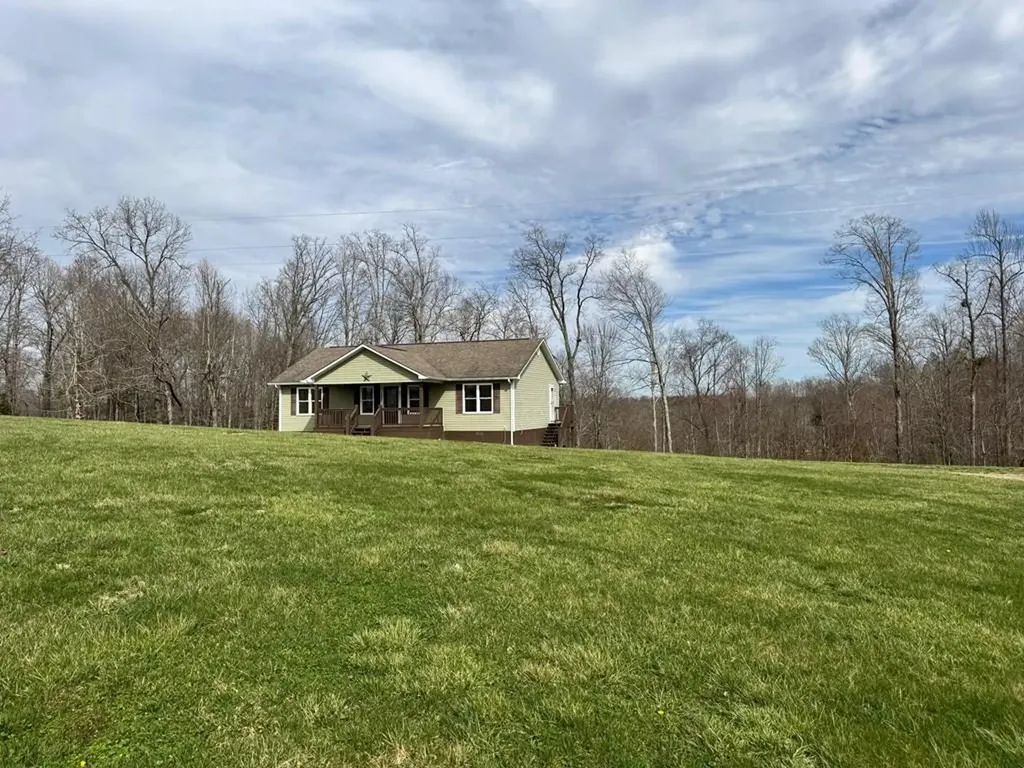 1032 Range Cemetery Road Allardt TN 38504