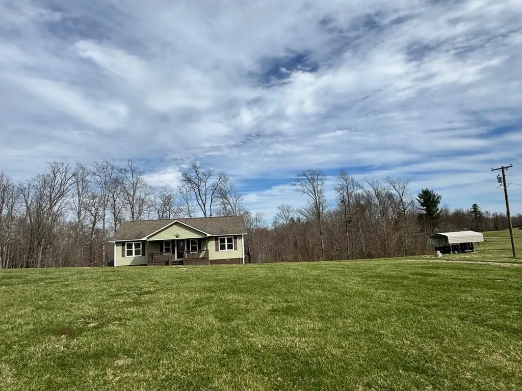 1032 Range Cemetery Road Allardt TN 38504