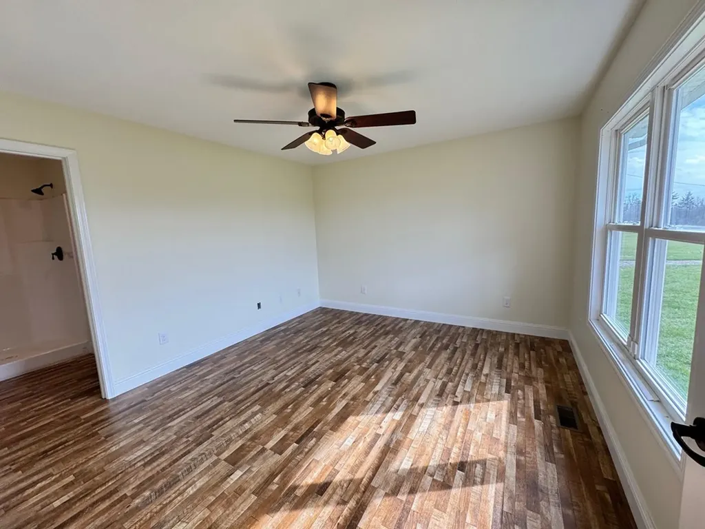 1032 Range Cemetery Road Allardt TN 38504